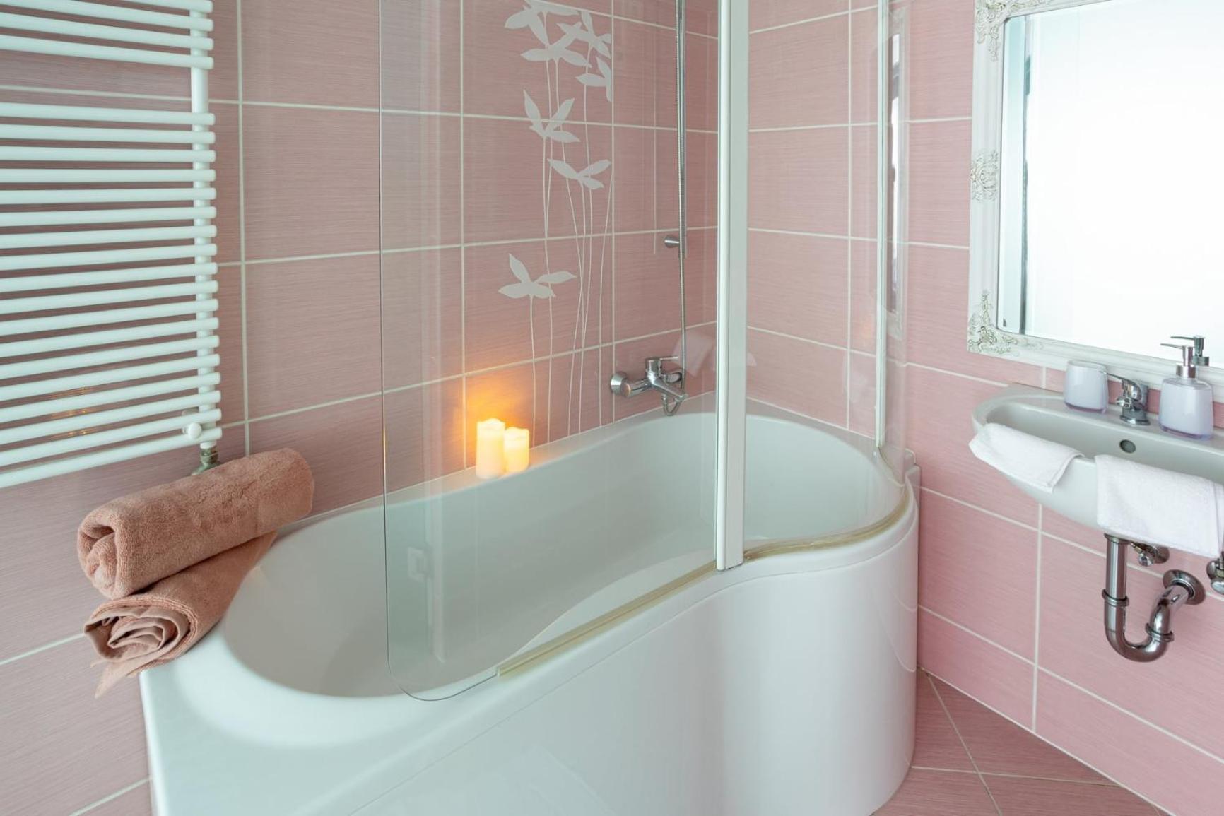 Hellowine Apartman Эгер Экстерьер фото