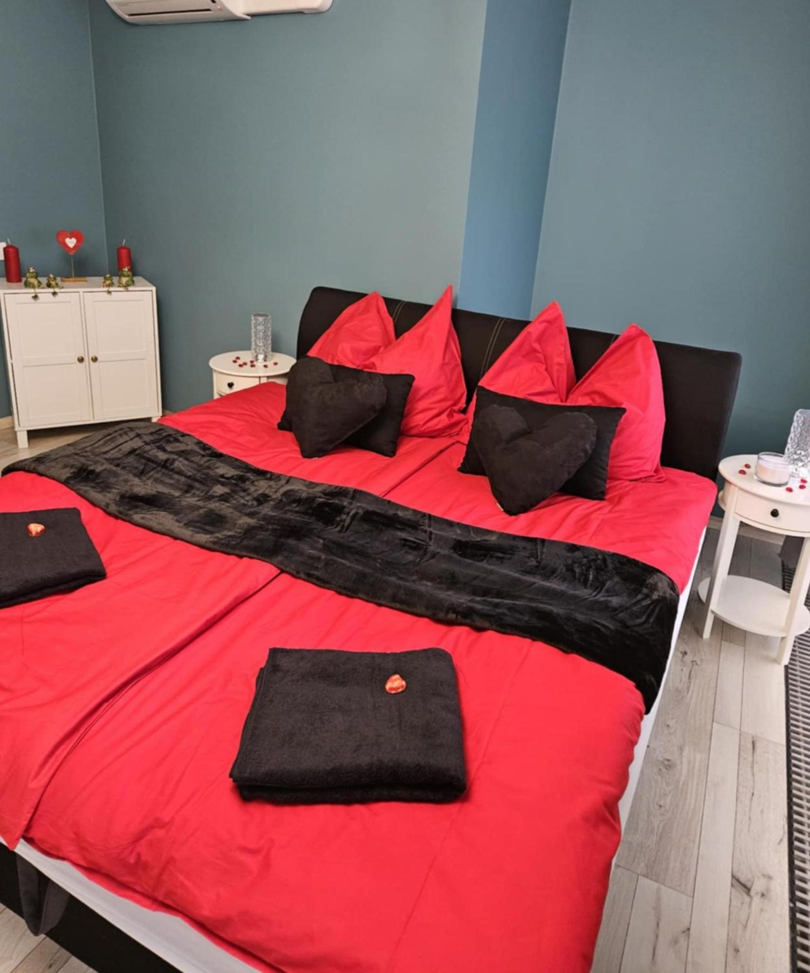 Hellowine Apartman Эгер Экстерьер фото